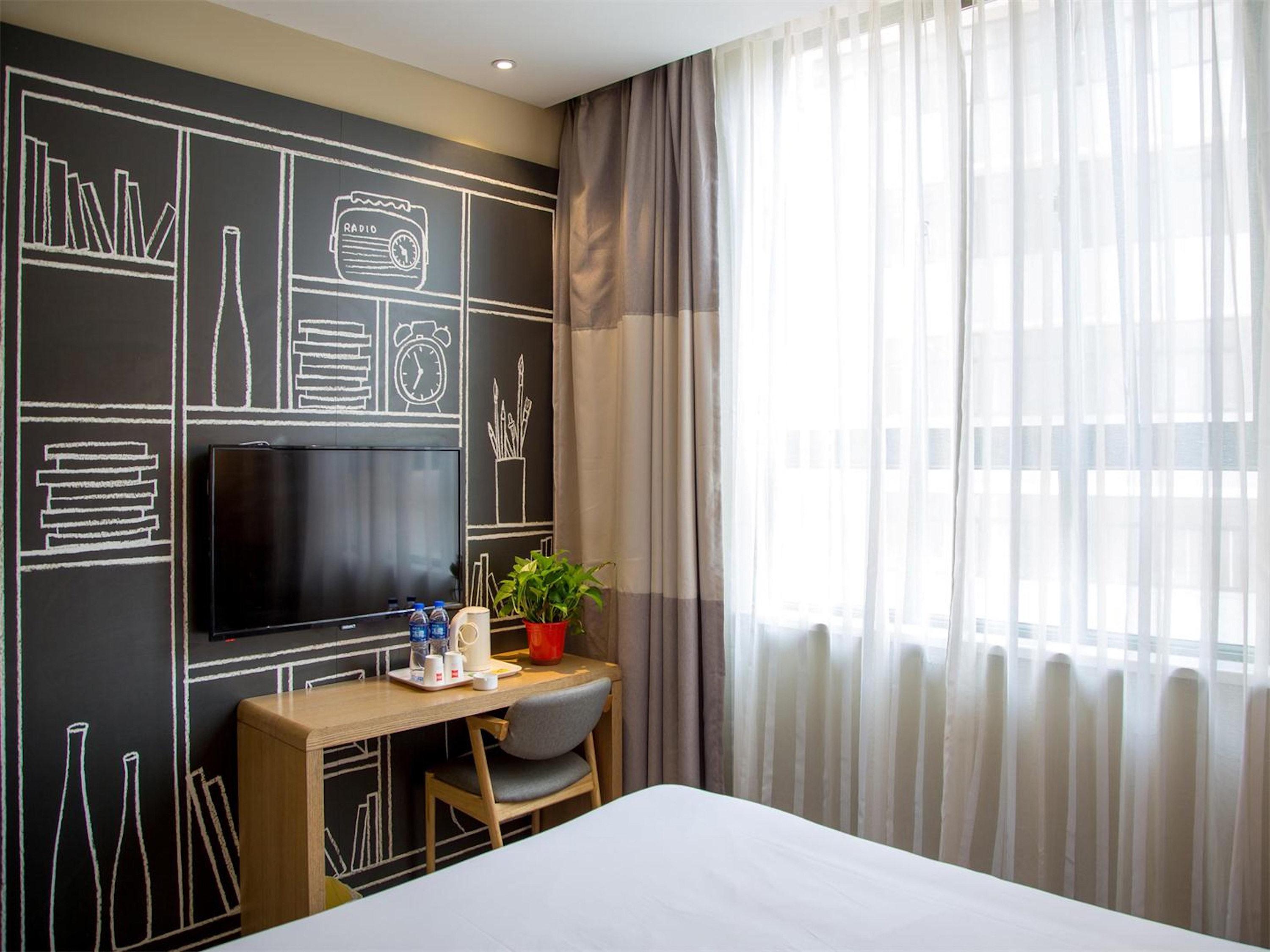 Hotel ibis Lanzhou Wuquan Square Exterior foto
