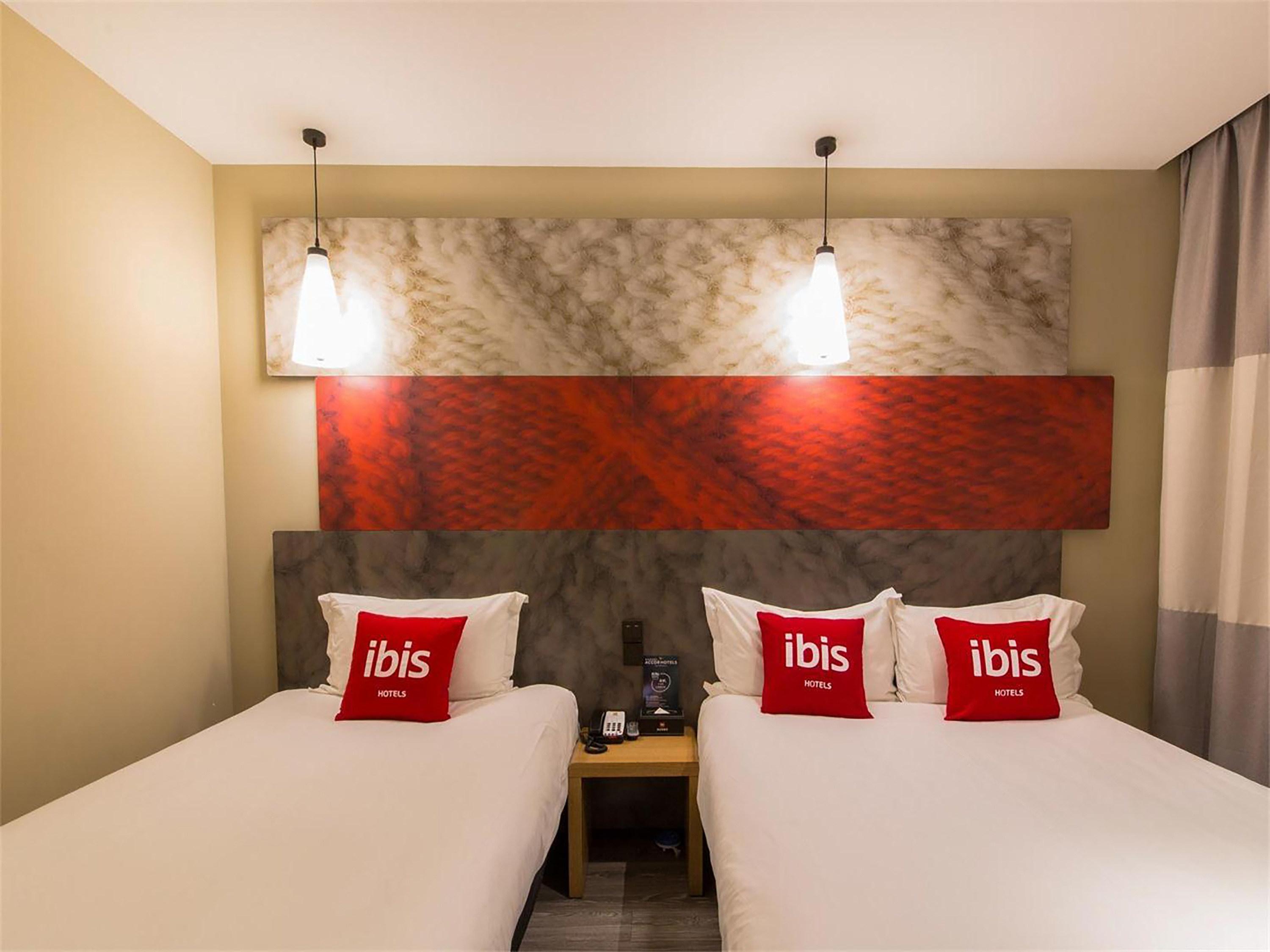 Hotel ibis Lanzhou Wuquan Square Exterior foto