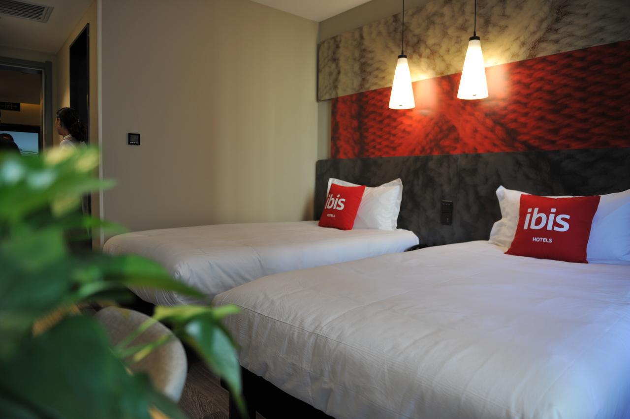 Hotel ibis Lanzhou Wuquan Square Exterior foto