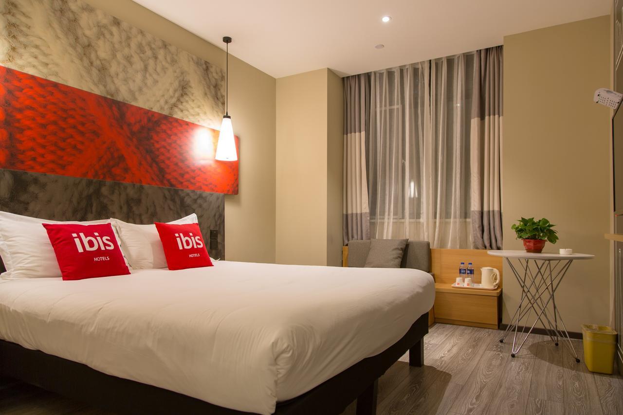 Hotel ibis Lanzhou Wuquan Square Exterior foto