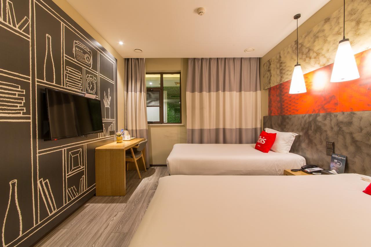 Hotel ibis Lanzhou Wuquan Square Exterior foto